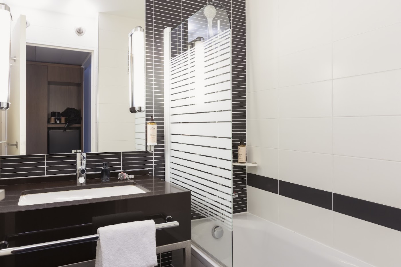 Novotel Bordeaux Centre Gare Saint-Jean, dog-friendly hotel, photo 4
