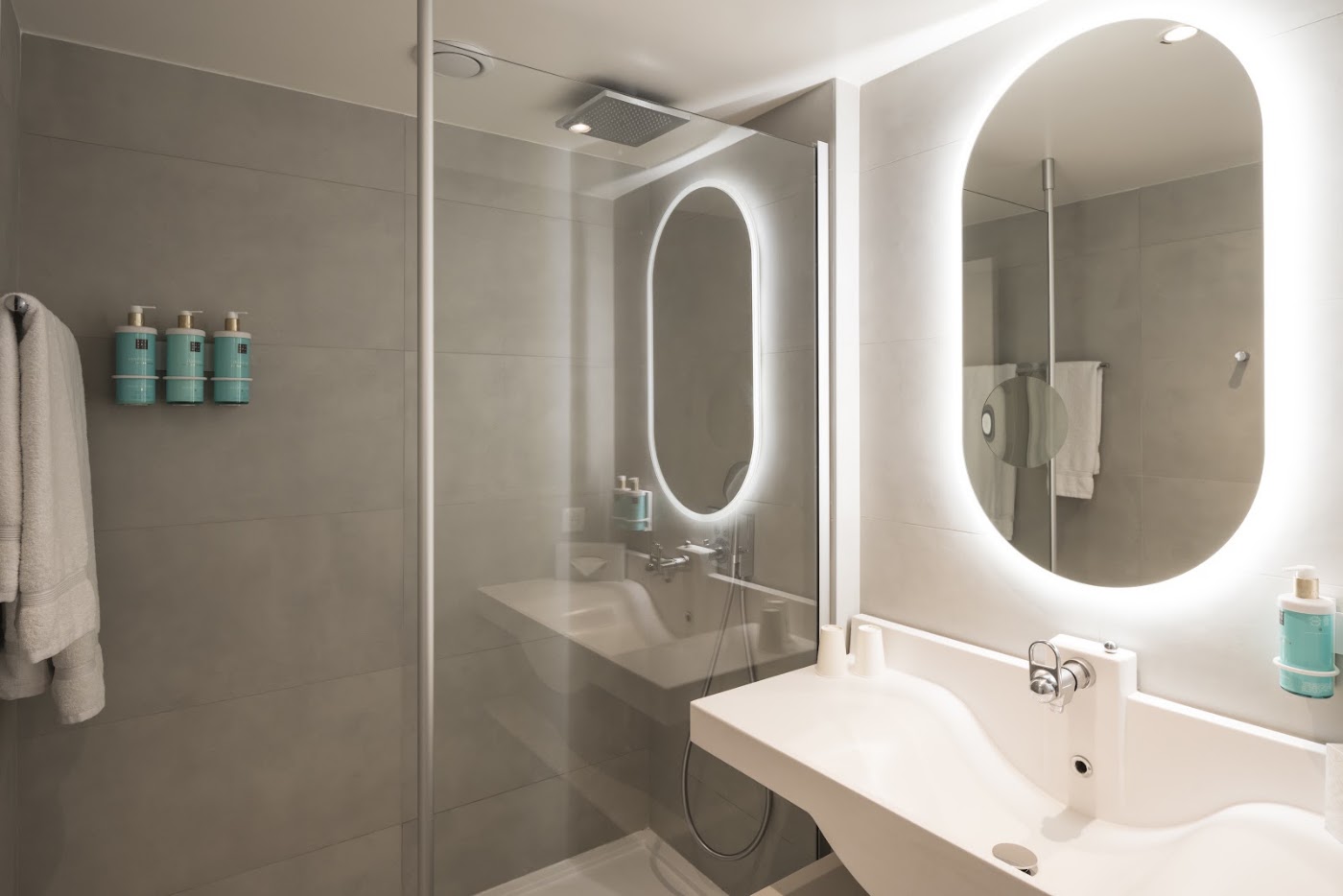 Novotel Bordeaux Lac, dog-friendly hotel, photo 5
