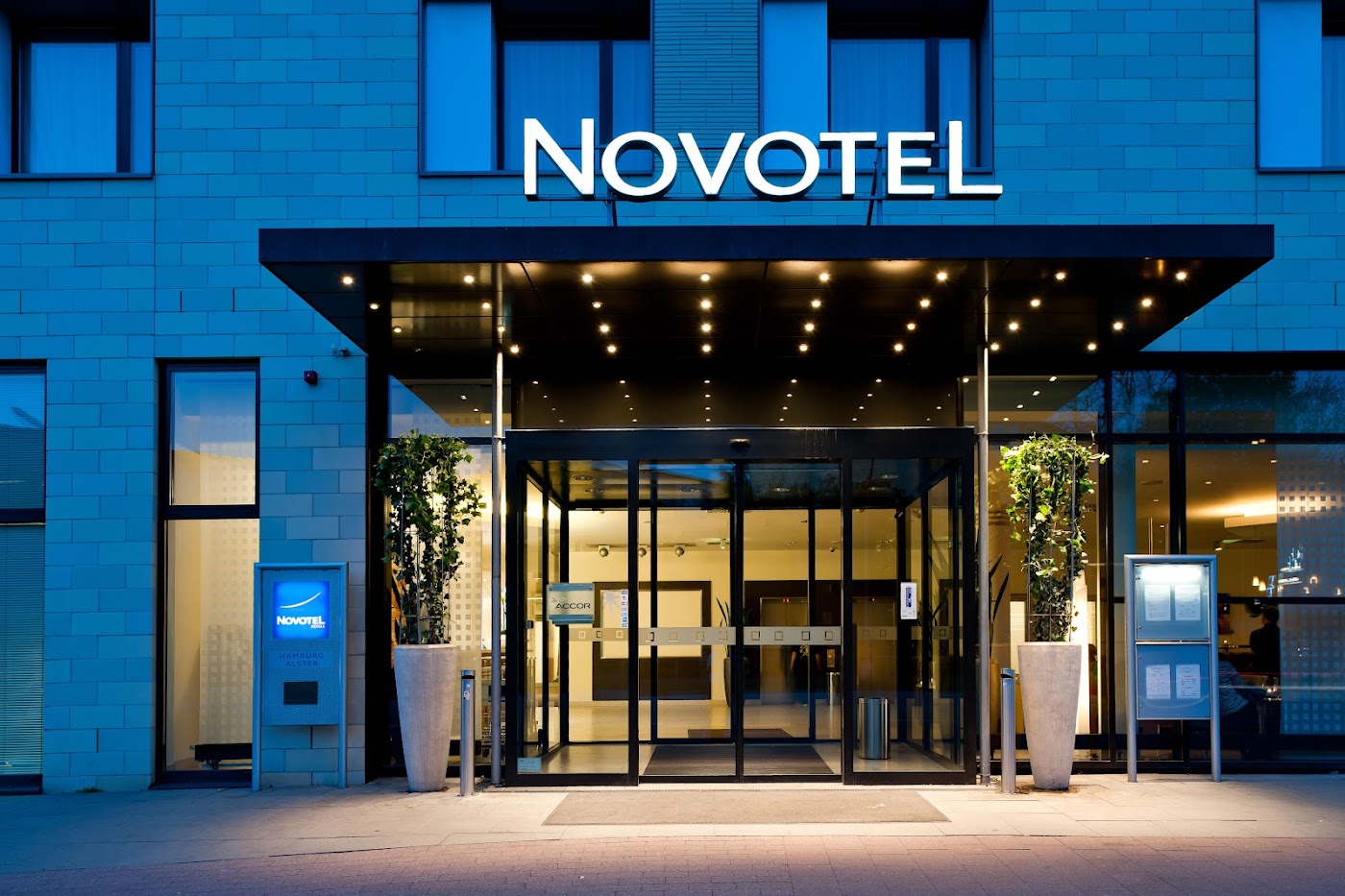 Novotel Hamburg City Alster, dog-friendly hotel, photo 5