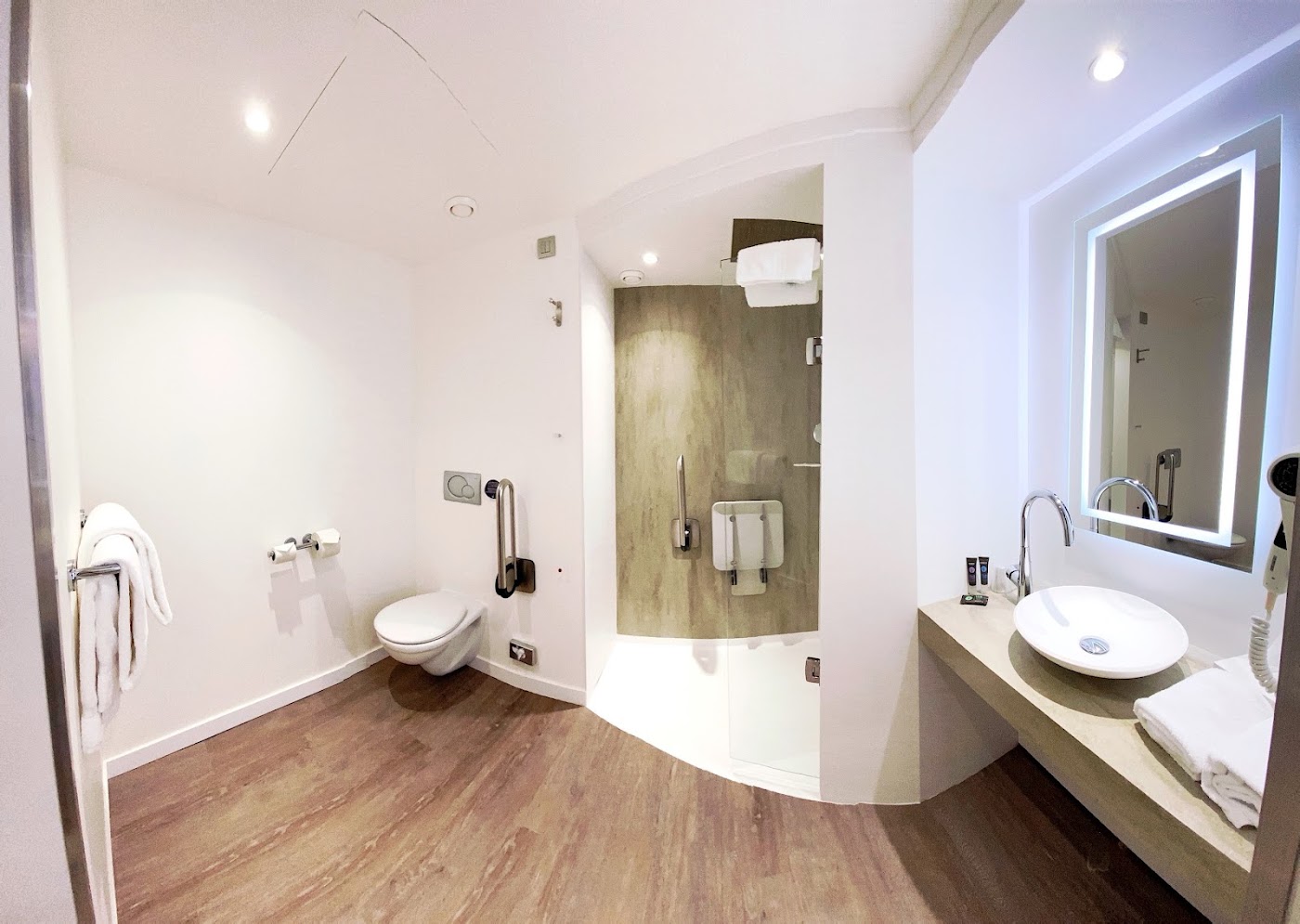 Novotel Luxembourg Centre, dog-friendly hotel, photo 4