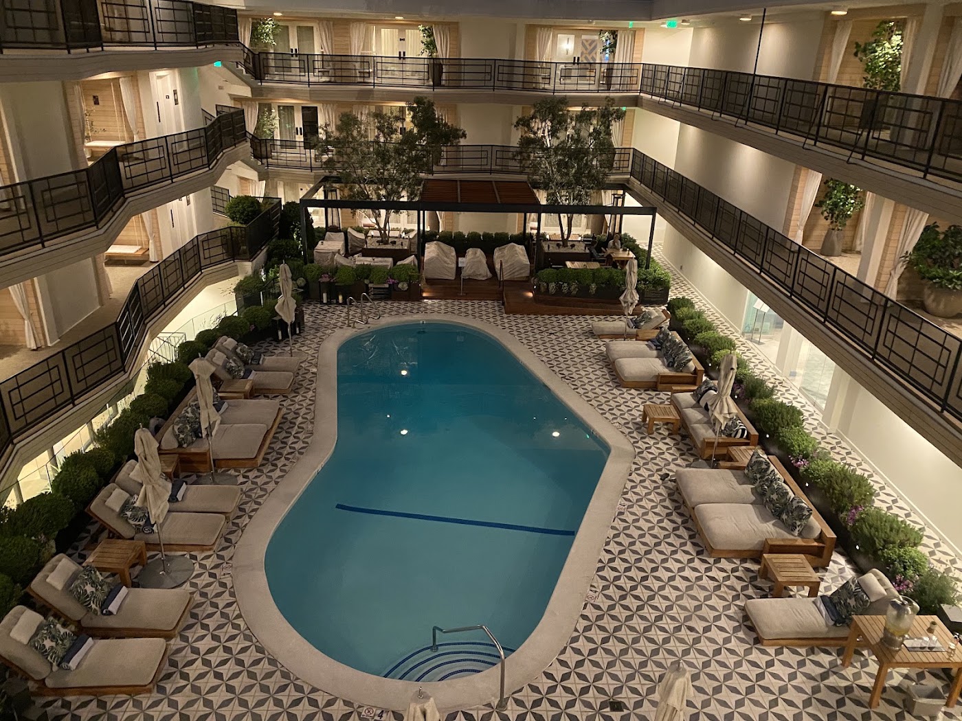 Oceana Santa Monica, dog-friendly hotel, photo 4