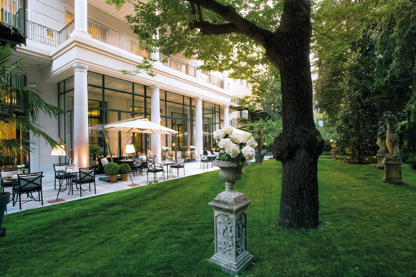 Palazzo Parigi Hotel & Grand Spa, dog-friendly hotel, photo 2
