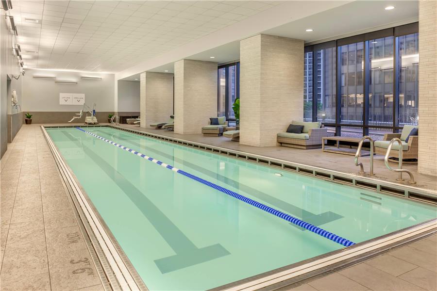 Radisson Blu Aqua Hotel Chicago, dog-friendly hotel, photo 4