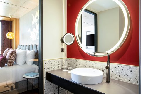 Renaissance Bordeaux Hotel, dog-friendly hotel, photo 5