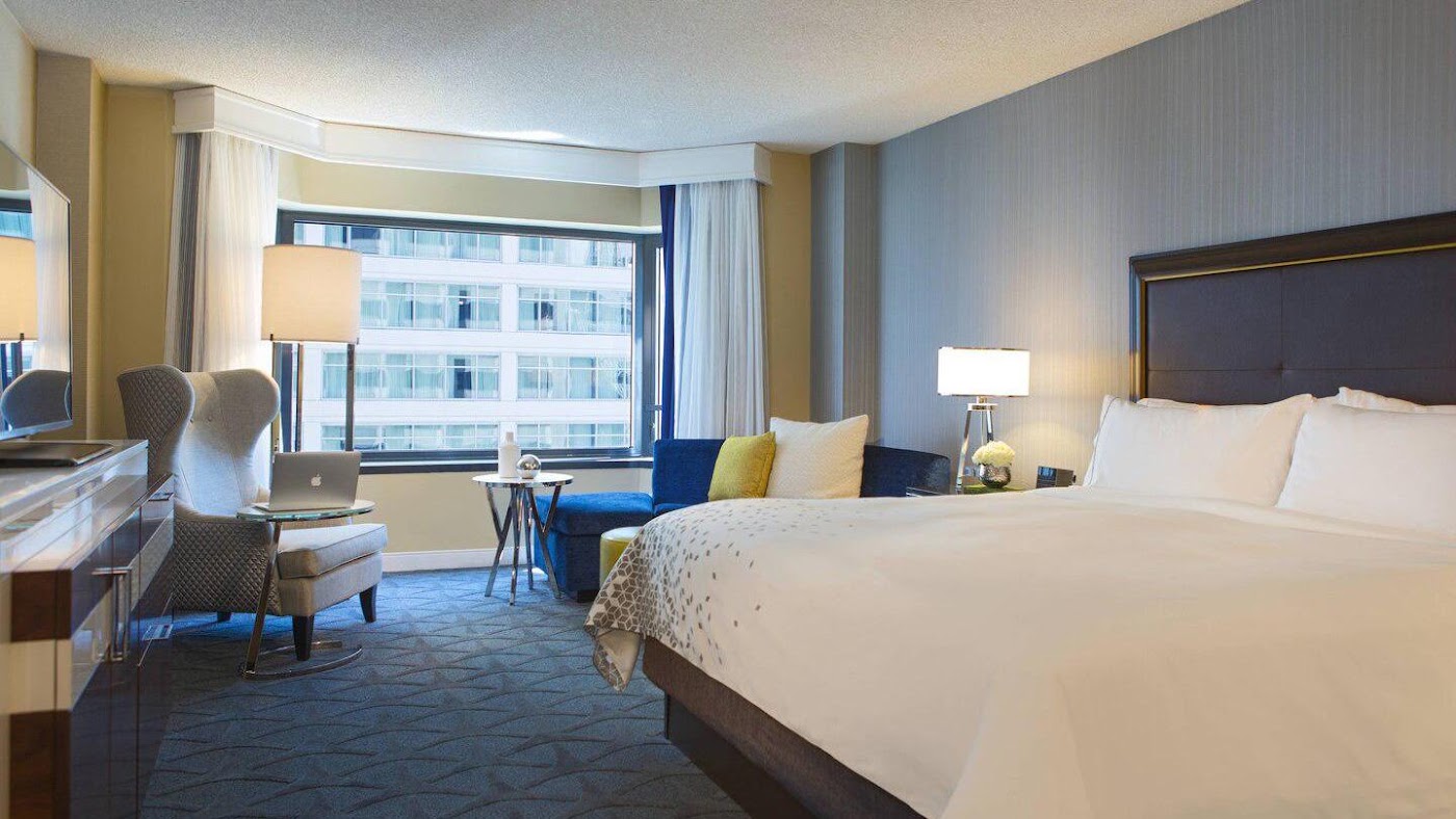 Renaissance Chicago Downtown Hotel, dog-friendly hotel, photo 3