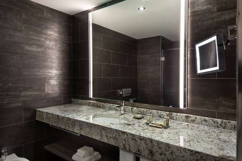 Renaissance Hamburg Hotel, dog-friendly hotel, photo 5