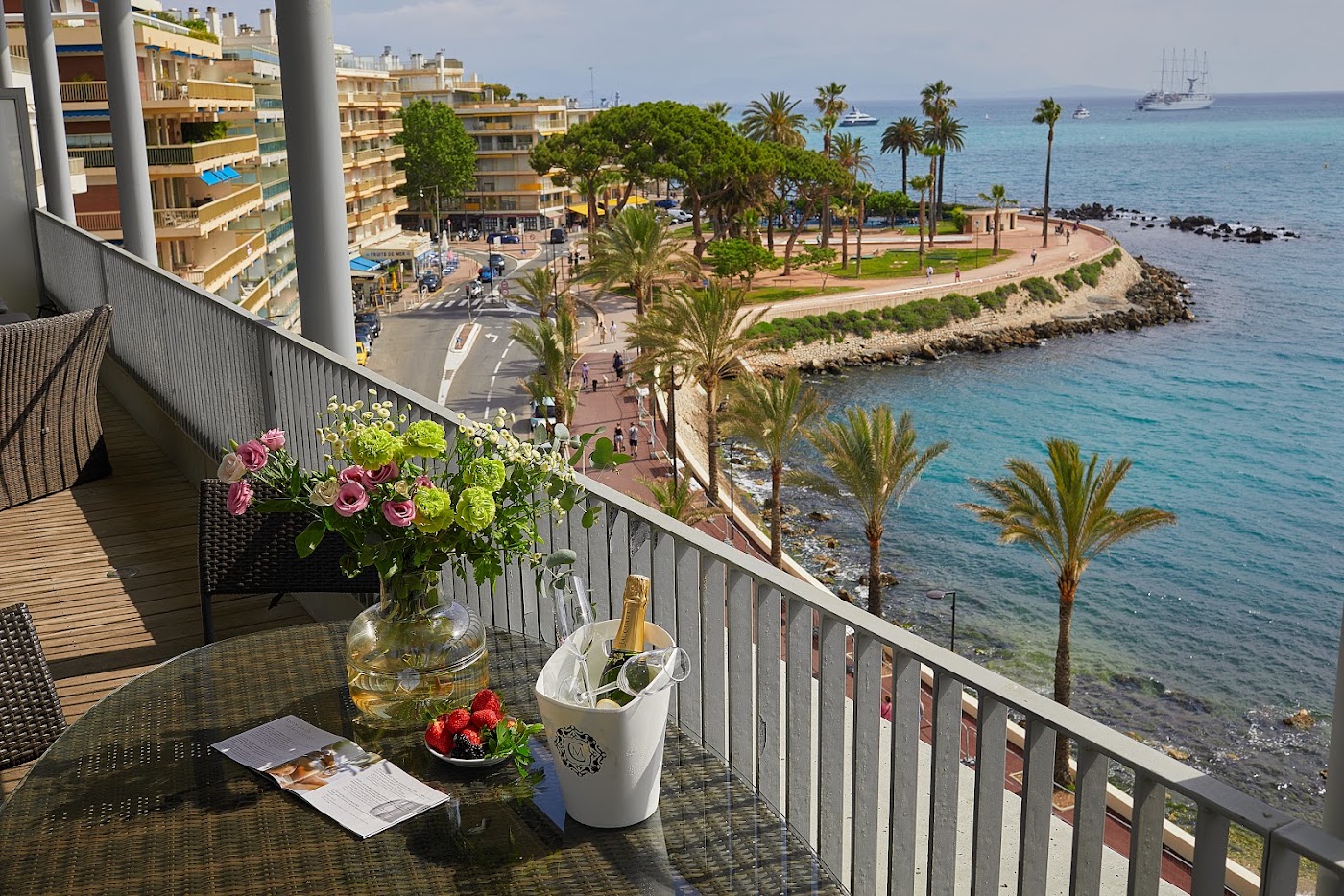 Royal Antibes, dog-friendly hotel, photo 2