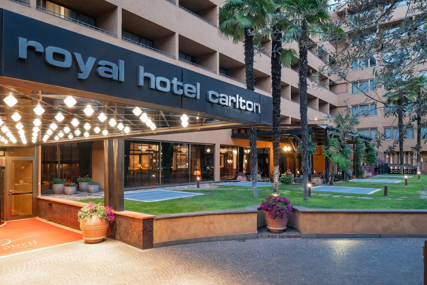Royal Hotel Carlton, dog-friendly hotel, photo 2