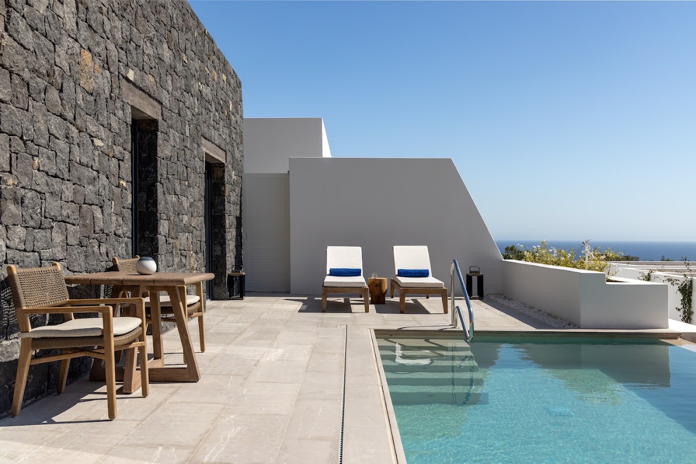 Sandblu Santorini, LXR Hotels & Resorts, dog-friendly hotel, photo 2