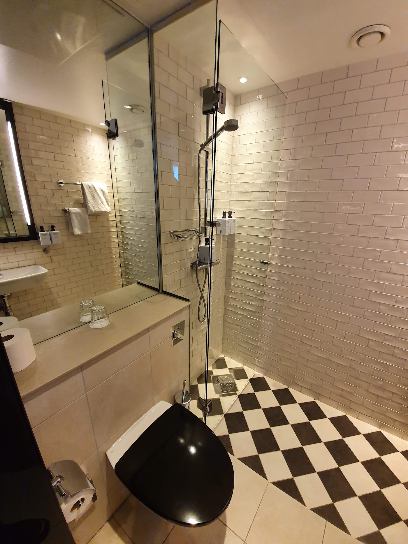 Scandic Grand Central, dog-friendly hotel, photo 3