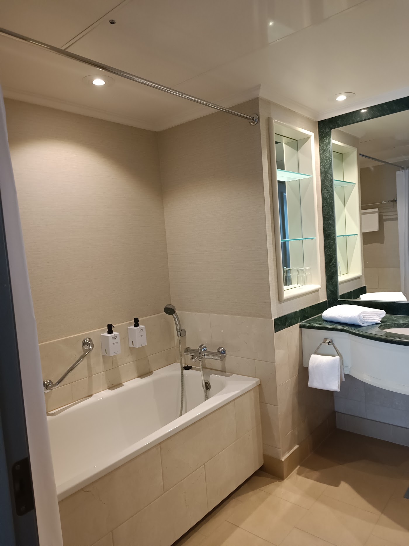 Scandic Park Helsinki, dog-friendly hotel, photo 4