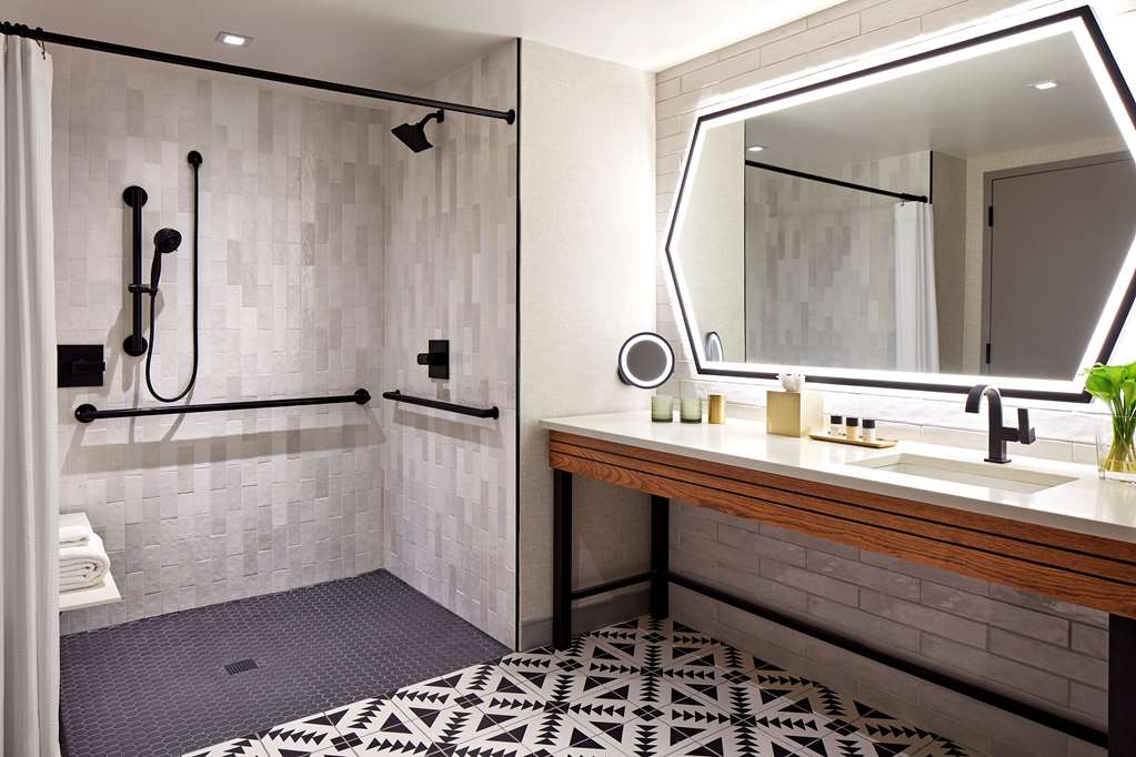 Senna House Scottsdale, Curio Collection by Hilton, dog-friendly hotel, photo 5