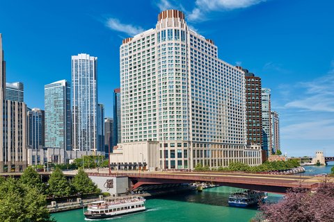 Sheraton Grand Chicago Riverwalk, dog-friendly hotel, photo 5