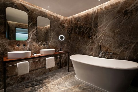 Sheraton Lake Como Hotel, dog-friendly hotel, photo 5