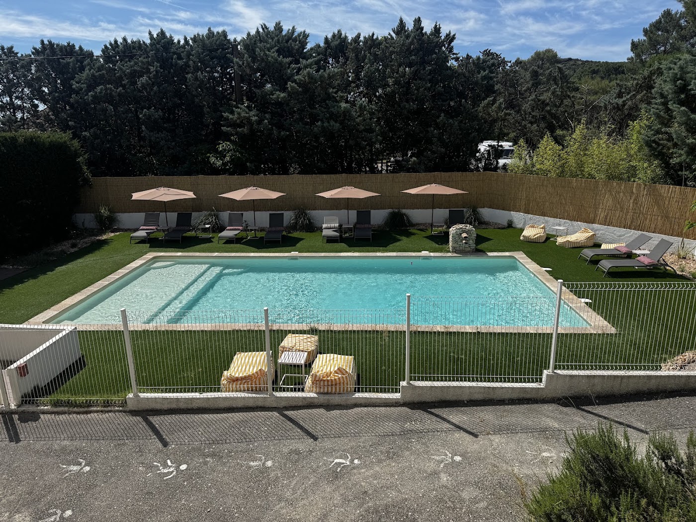 Soko Hotels Pont du Gard, dog-friendly hotel, photo 4