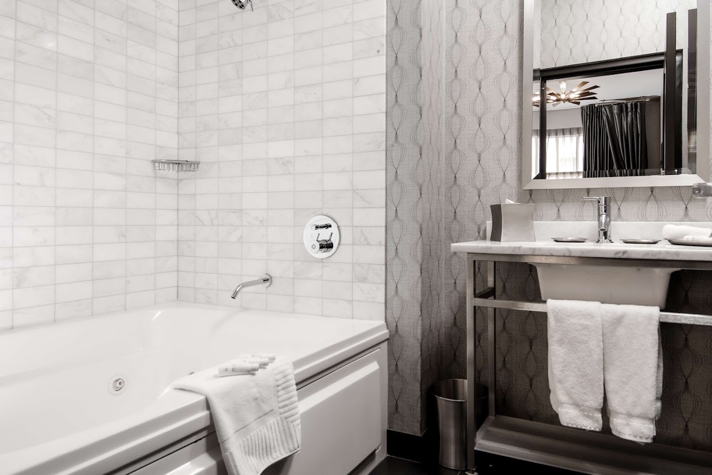 The Allegro Royal Sonesta Hotel Chicago Loop, dog-friendly hotel, photo 4