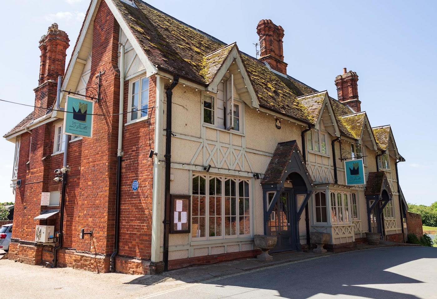 The Crown and Castle, dog-friendly hotel in Norfolk and Suffolk Coast