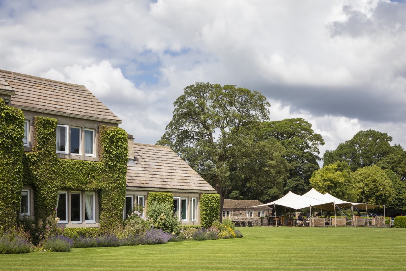 The Devonshire Arms Hotel, dog-friendly hotel, photo 2