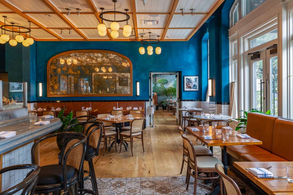 The Drayton Hotel Savannah, Curio Collection by Hilton, dog-friendly hotel, photo 4