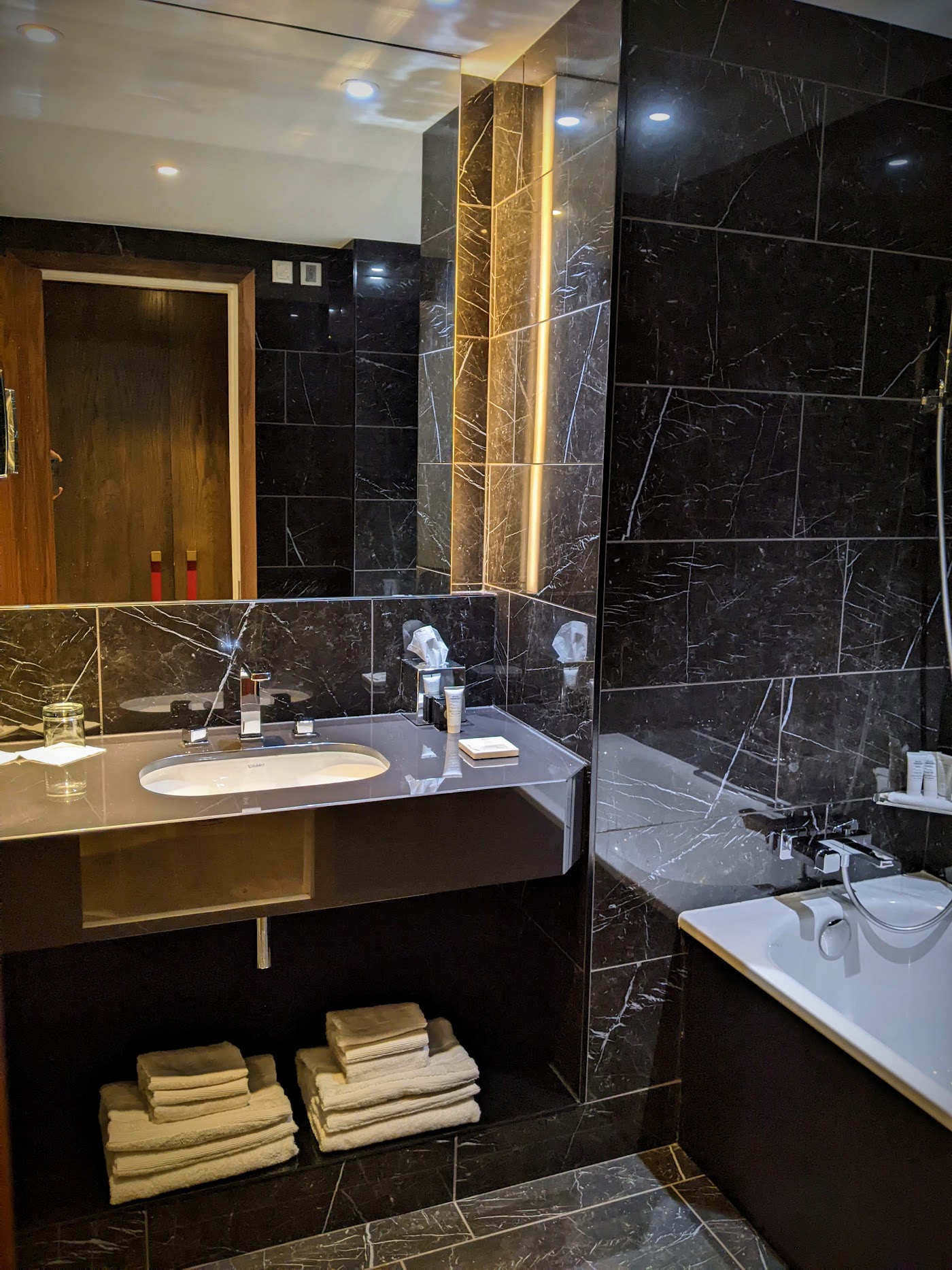 The Dylan, dog-friendly hotel, photo 4