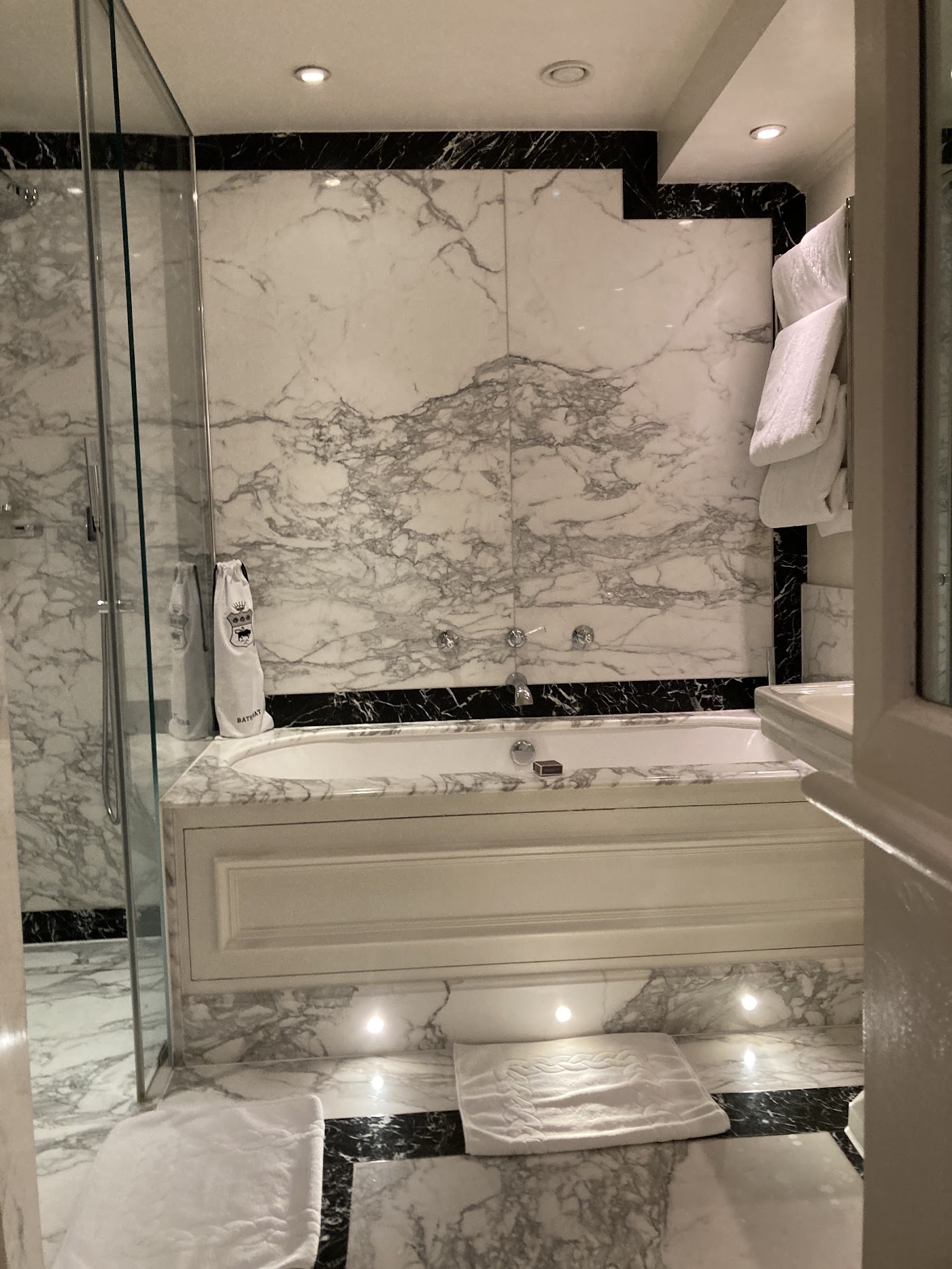 The Goring, dog-friendly hotel, photo 4