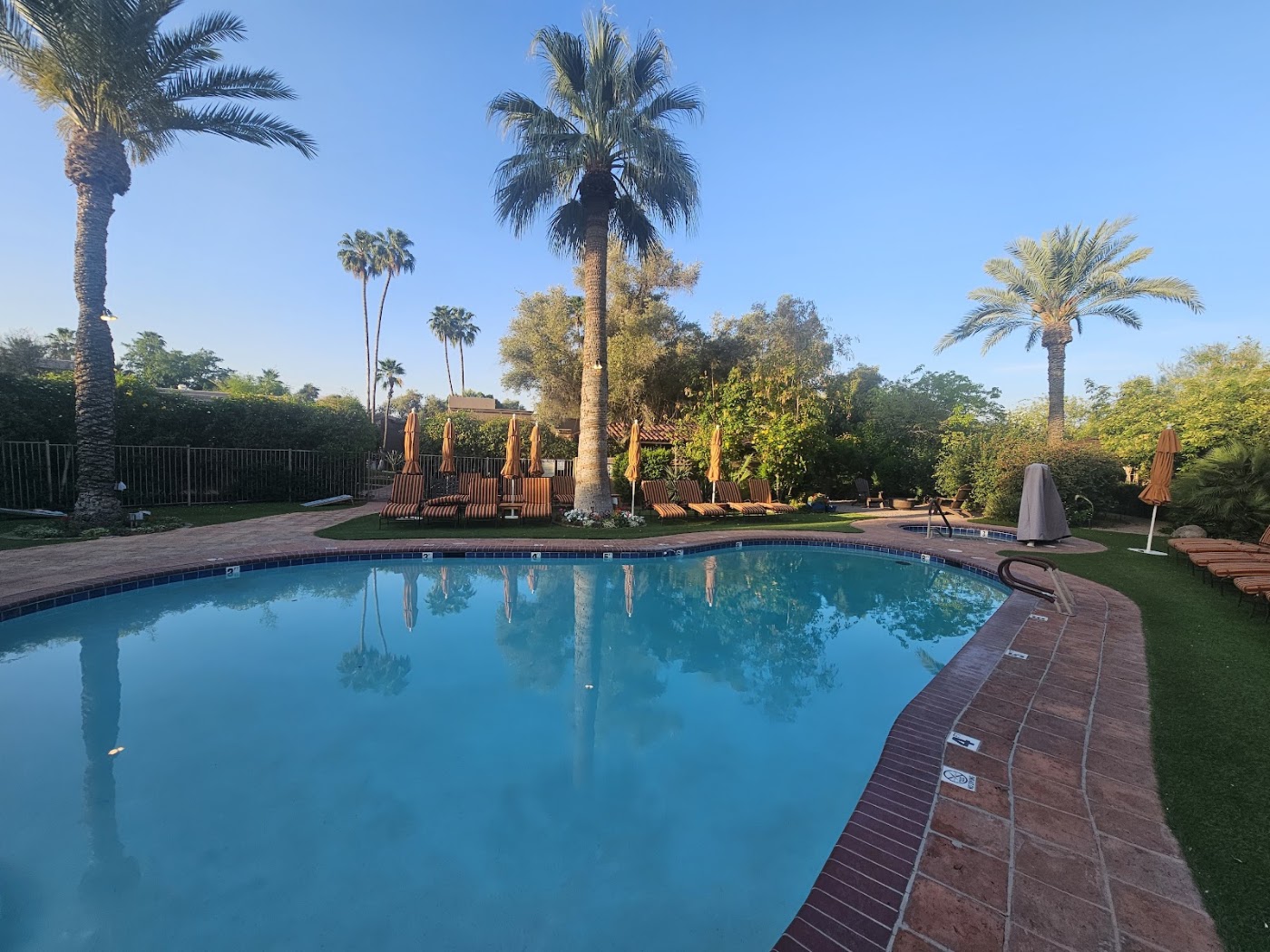 The Hermosa Inn, dog-friendly hotel, photo 4