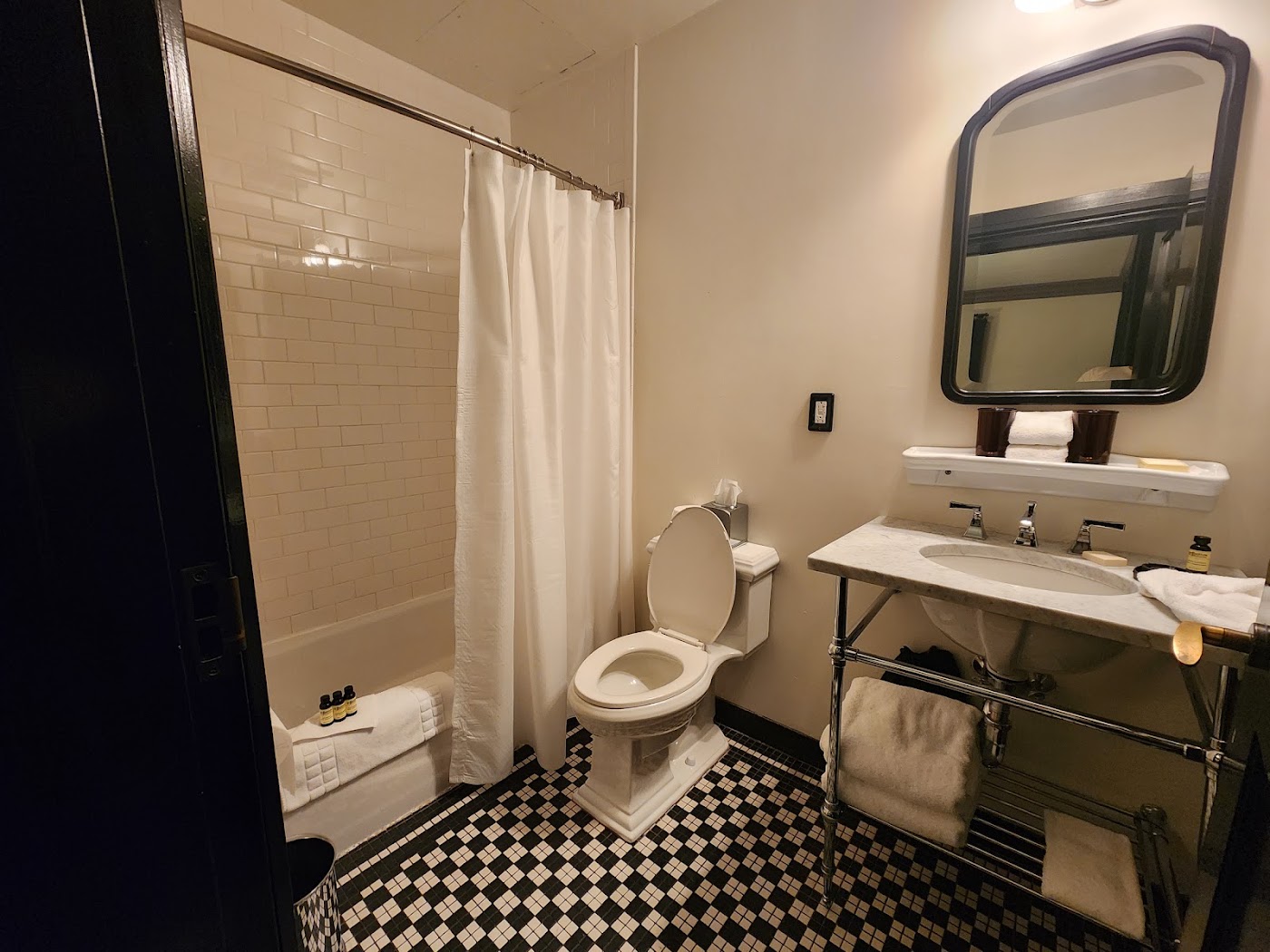 The High Line Hotel, dog-friendly hotel, photo 4