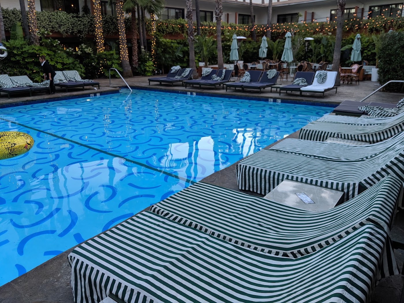 The Hollywood Roosevelt, dog-friendly hotel, photo 4