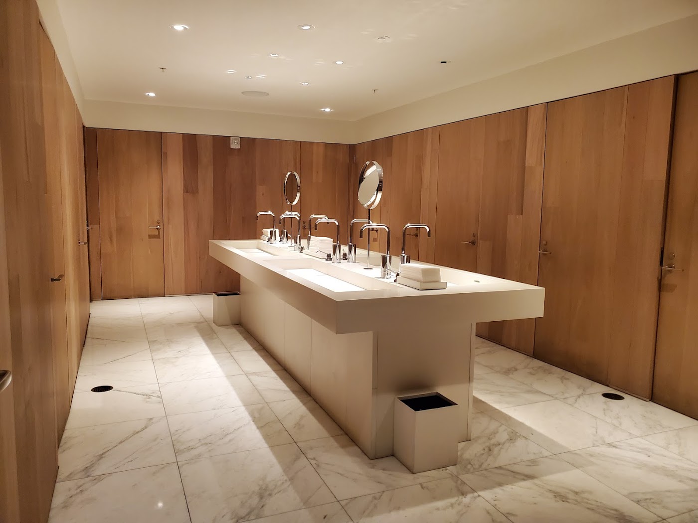The Miami Beach EDITION, dog-friendly hotel, photo 5
