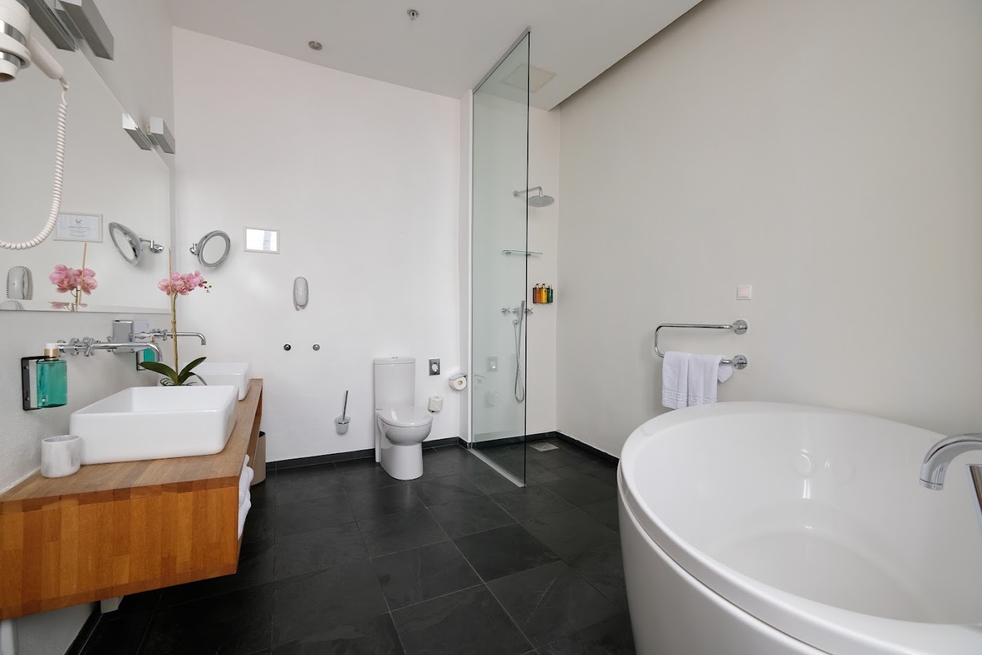 The Three Sisters Hotel, dog-friendly hotel, photo 4