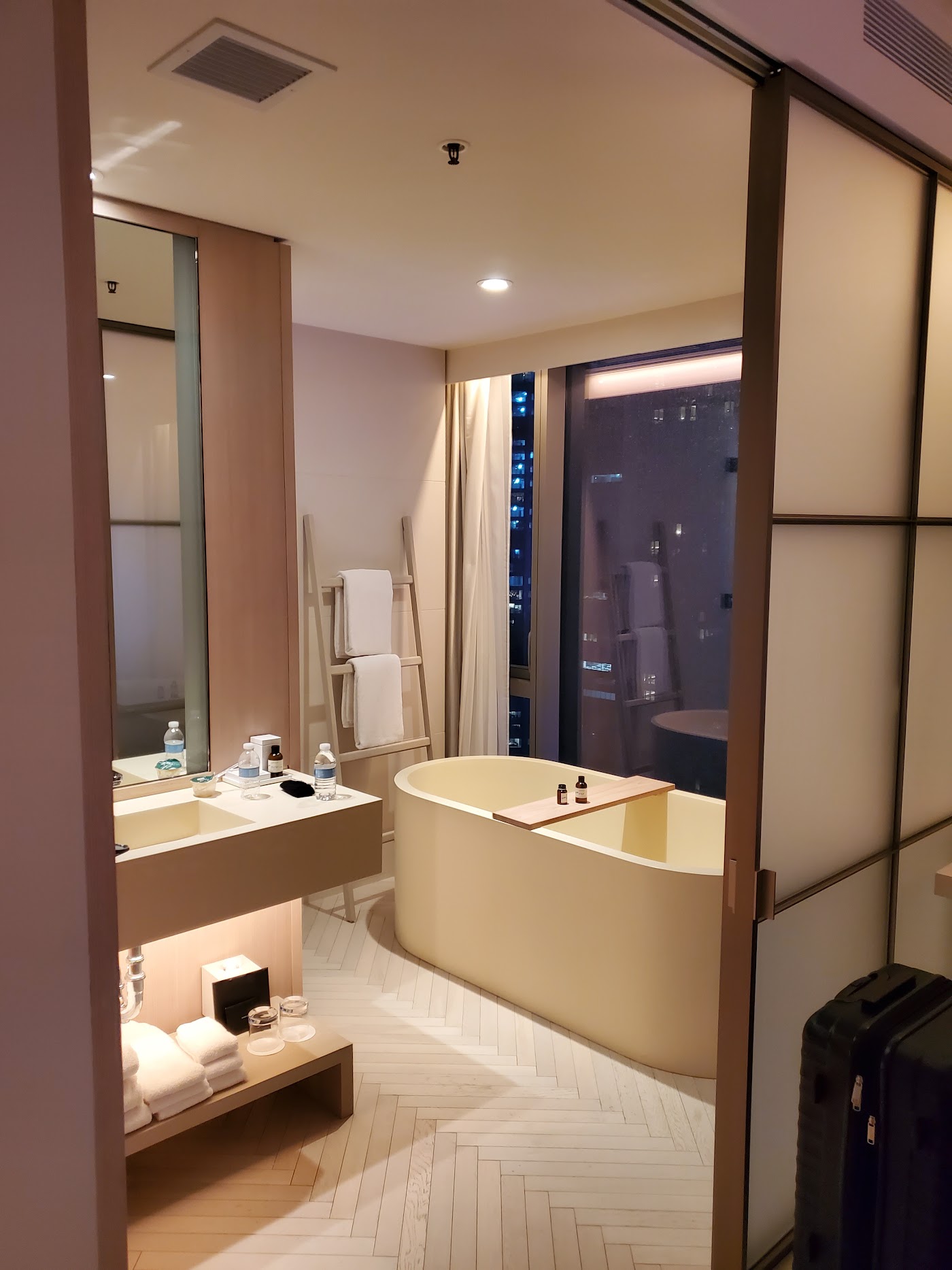 The Times Square EDITION, dog-friendly hotel, photo 4