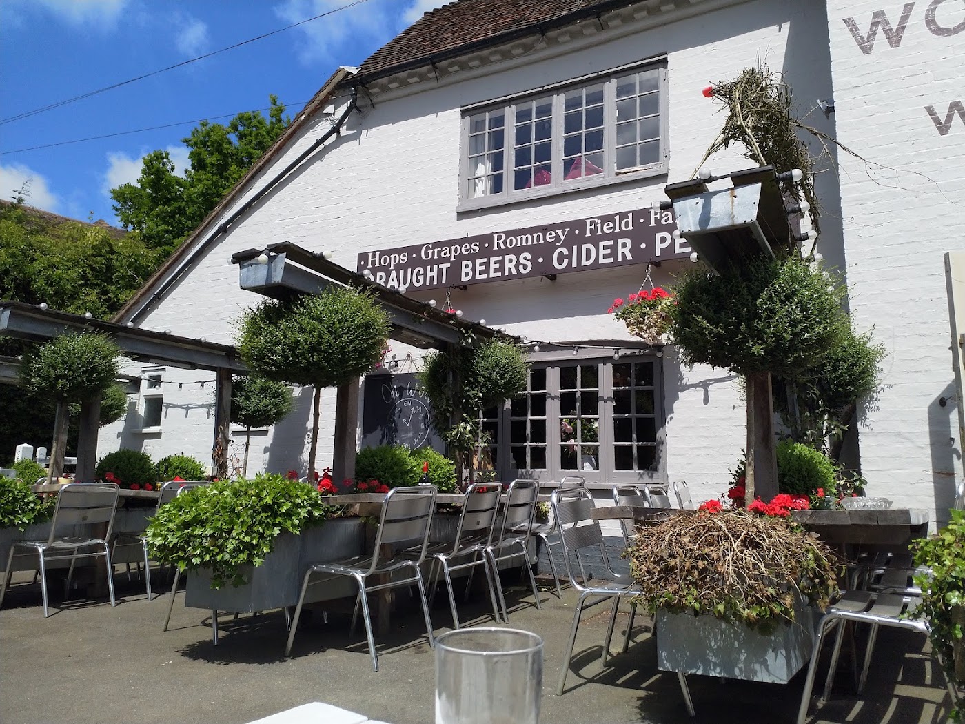 The Woolpack Inn, dog-friendly hotel, photo 2