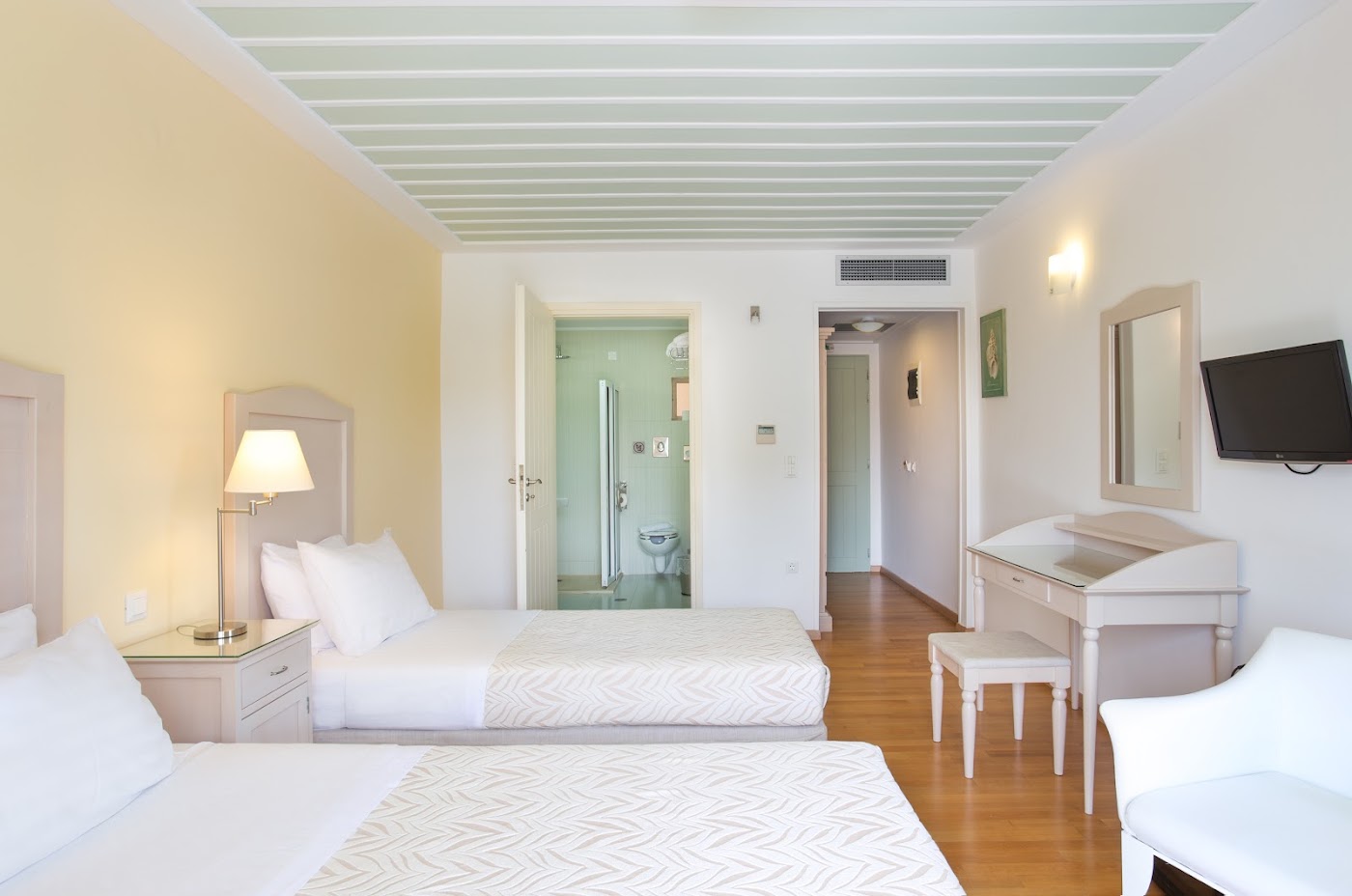 Thirides Beach Resort, dog-friendly hotel, photo 3
