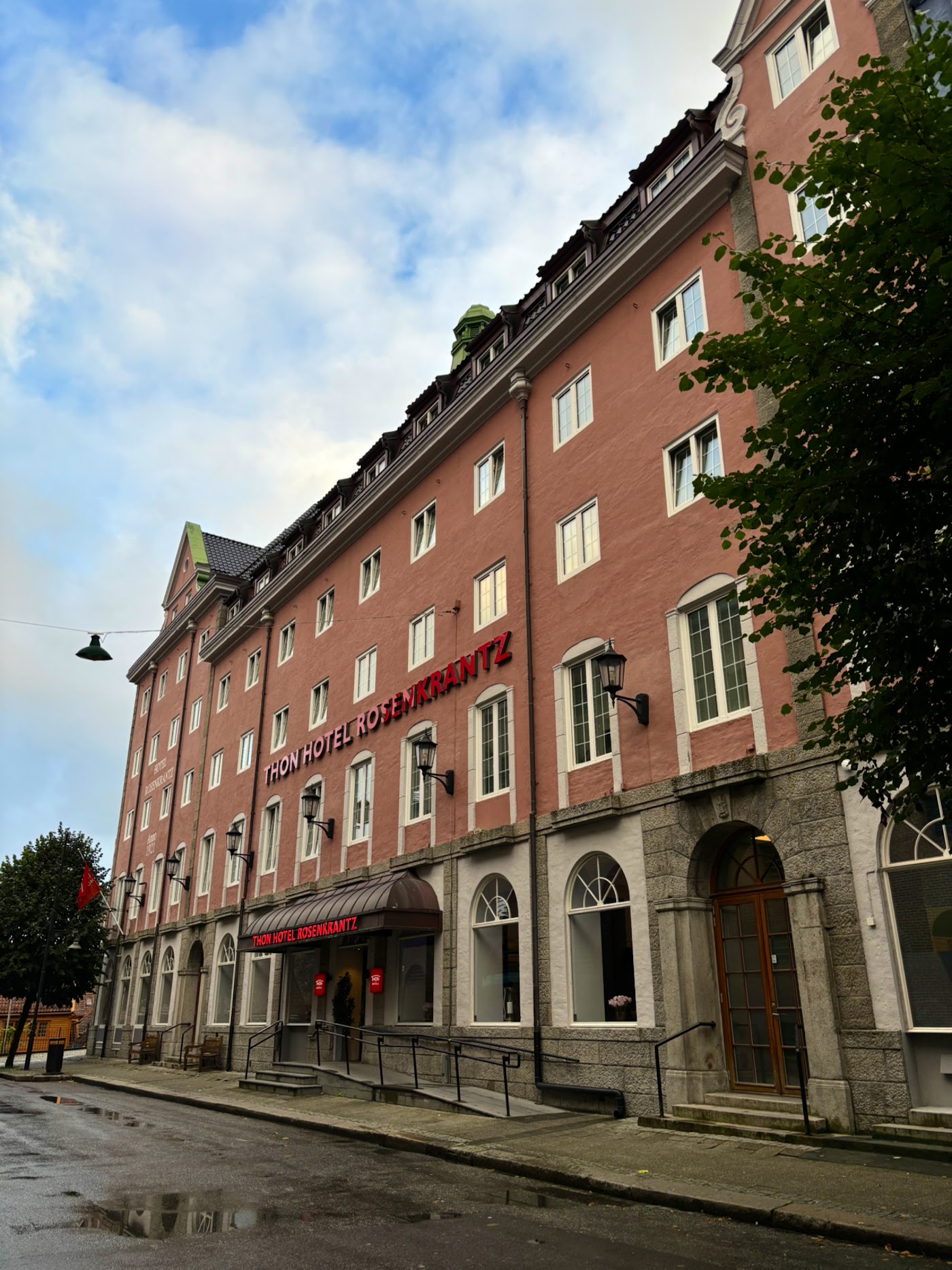 Thon Hotel Rosenkrantz Bergen, dog-friendly hotel, photo 2