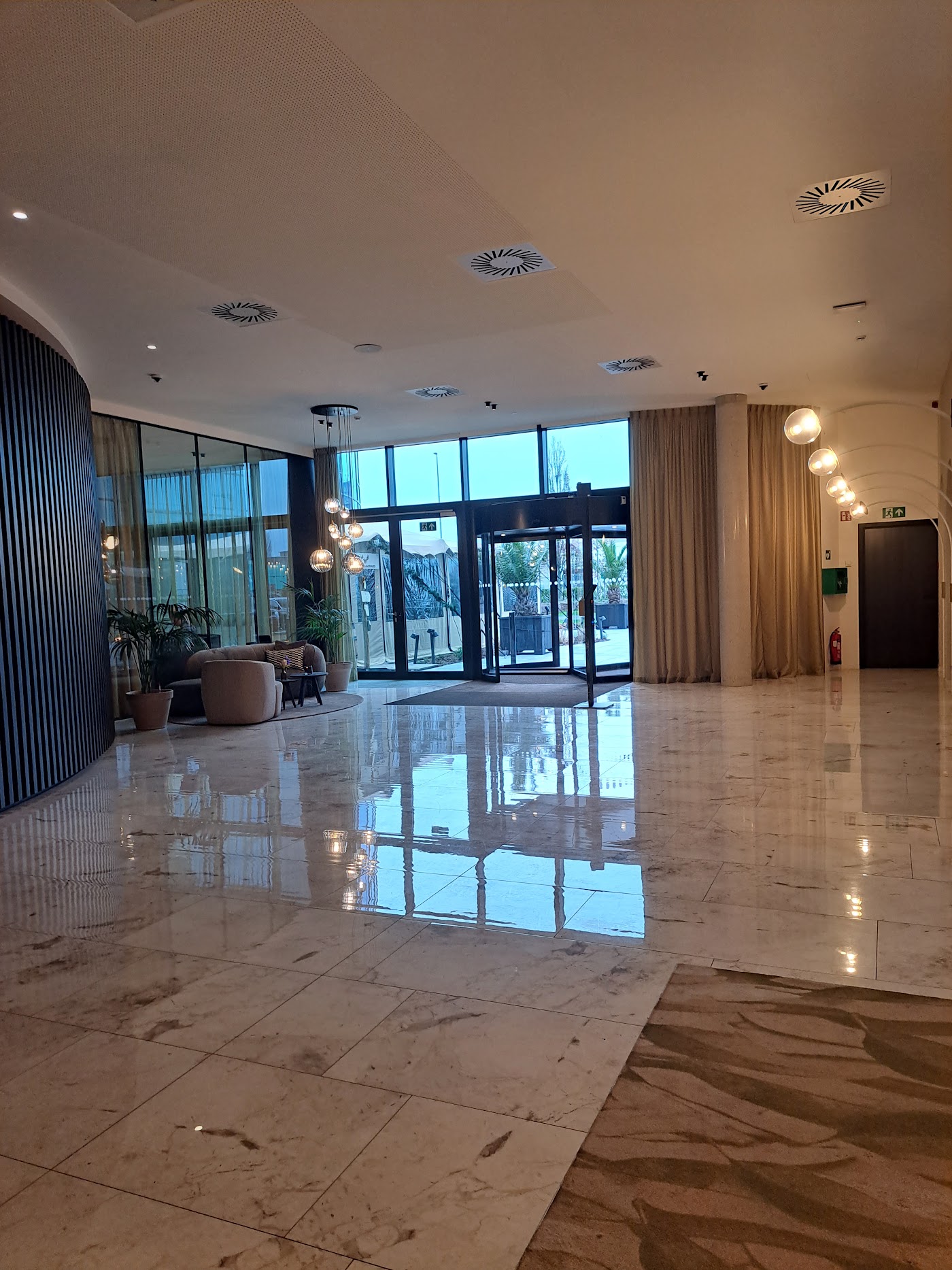 Van der Valk Hotel Gent, dog-friendly hotel, photo 3