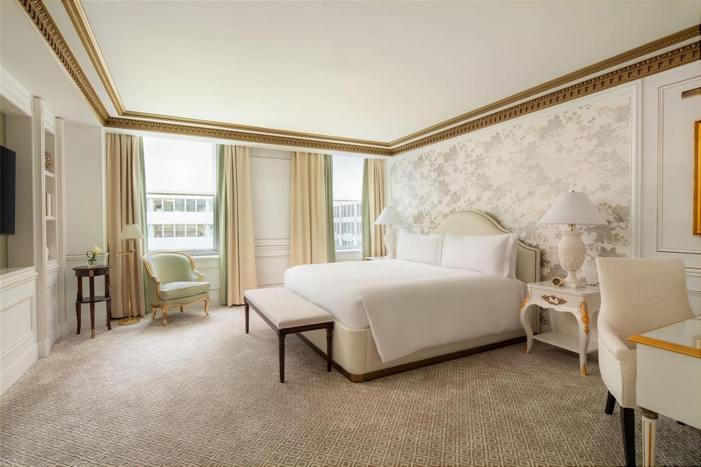 Waldorf Astoria New York, dog-friendly hotel, photo 3