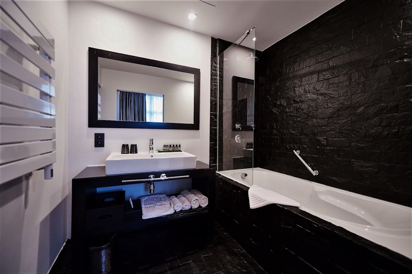 YOOMA Urban Lodge, dog-friendly hotel, photo 4